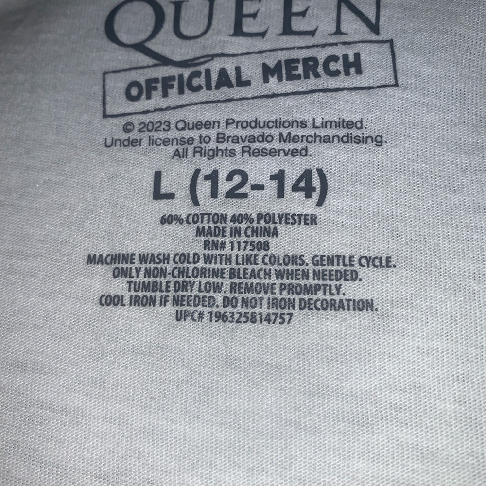Queen Graphic Tee - Picture 3 of 3